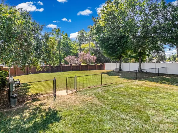 100 N Canyon Ridge DR, Mount Holly, NC 28120
