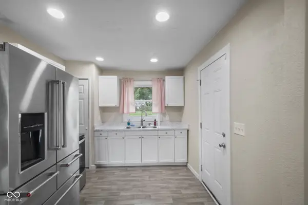220 E 29th ST, Anderson, IN 46016