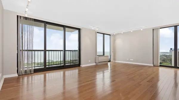 2500 N Lakeview AVE #3002, Chicago, IL 60614