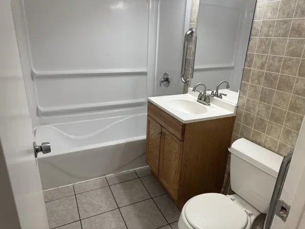 662 Walnut RD, Wauconda, IL 60084