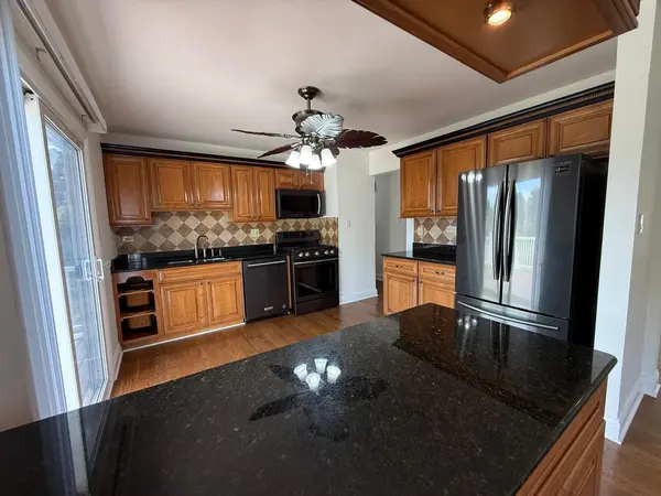 1230 Durham DR, Wheaton, IL 60189