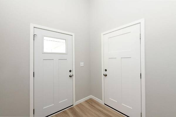 1143 60th AVE W, West Fargo, ND 58078