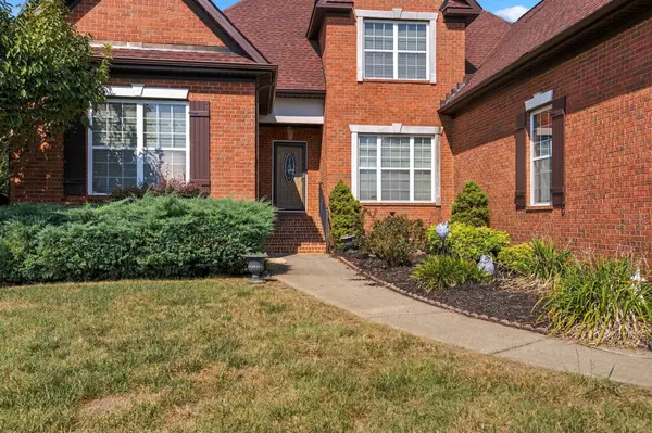 1311 Heather Pl, Murfreesboro, TN 37128