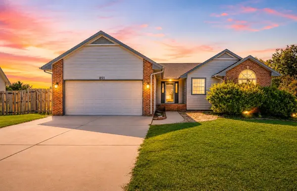 851 Meadowlark Ln,  Newton,  KS 67114