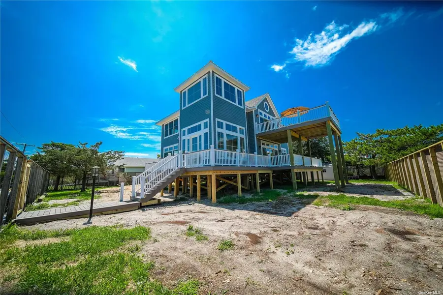 100 E Lighthouse WALK, Kismet, NY 11706