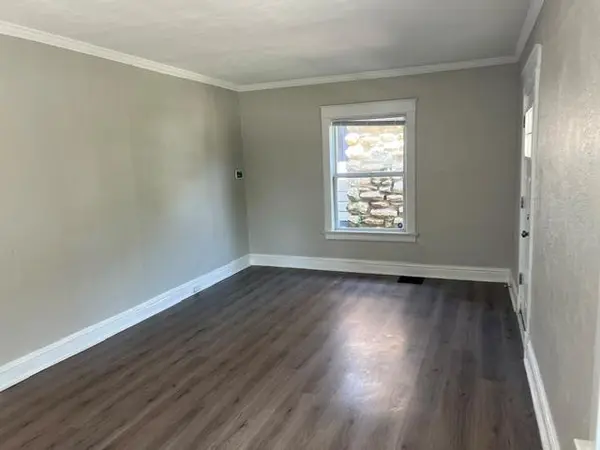 4306 Highland AVE, Kansas City, MO 64110
