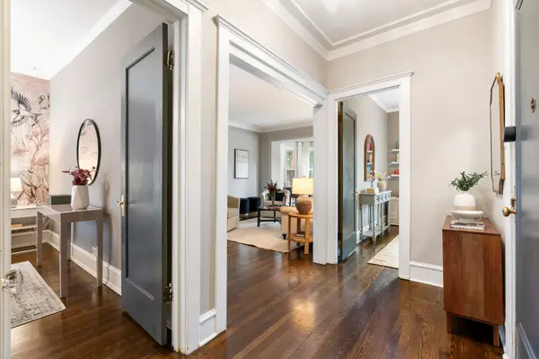 520 W Roscoe ST #3E, Chicago, IL 60657