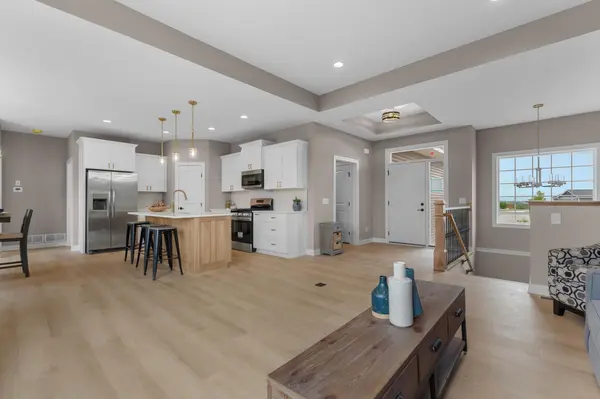 607 E 9th ST, Zumbrota, MN 55992