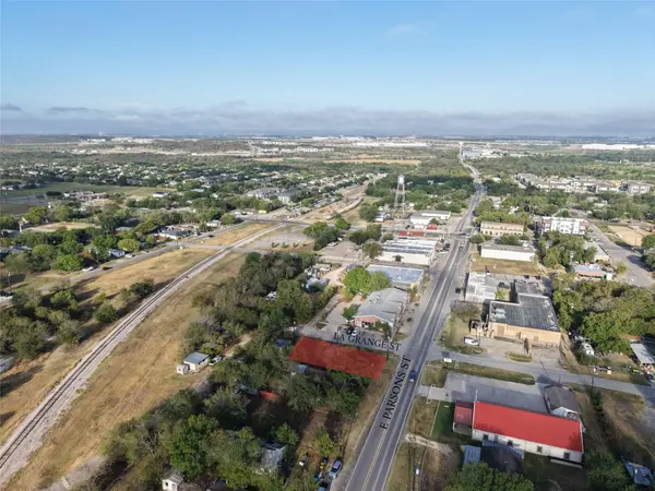 302 E Parsons ST, Manor, TX 78653