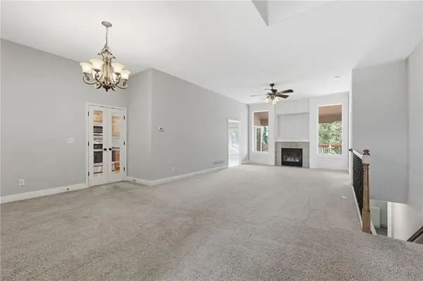 2135 NE Sparta DR, Blue Springs, MO 64029