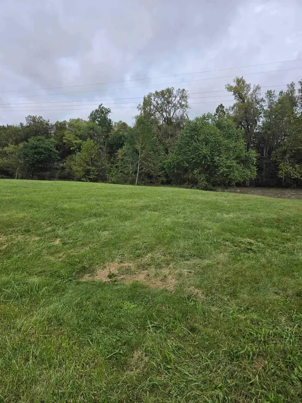 Riverside DR, Huntington, IN 46750