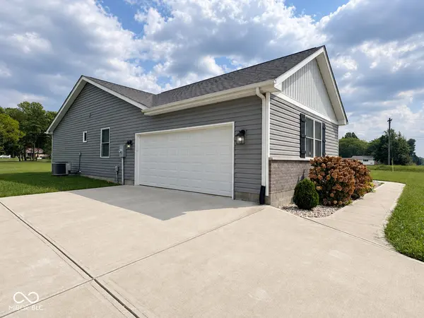 1562 NE Santee DR, Greensburg, IN 47240