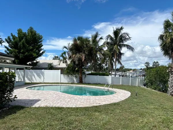 4568 40TH ST S, St Petersburg, FL 33711