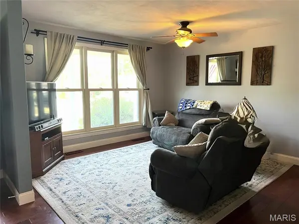 5213 Jerome DR, Godfrey, IL 62035