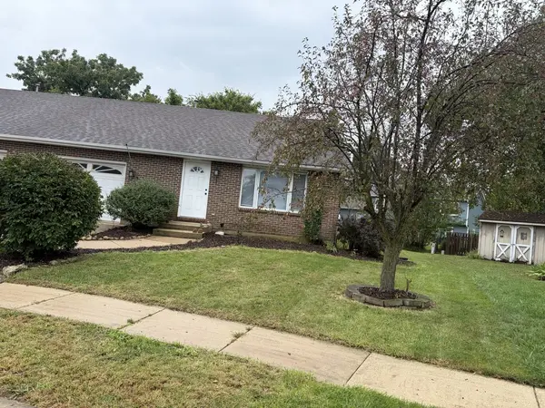 17 Pine CT, South Elgin, IL 60177