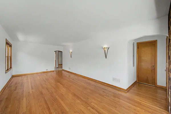 11011 S Avenue L, Chicago, IL 60617