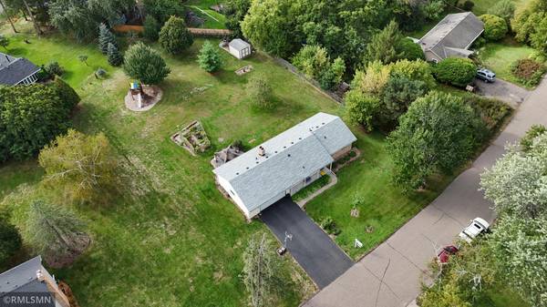 17807 Susan LN, Minnetonka, MN 55345