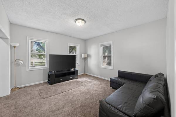1076 Ross AVE, Saint Paul, MN 55106