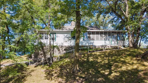 15376 Crestland RD, Paynesville, MN 56362