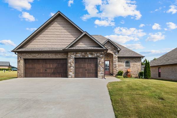 723 Karah Avery Ave, Rogersville, AL 35652