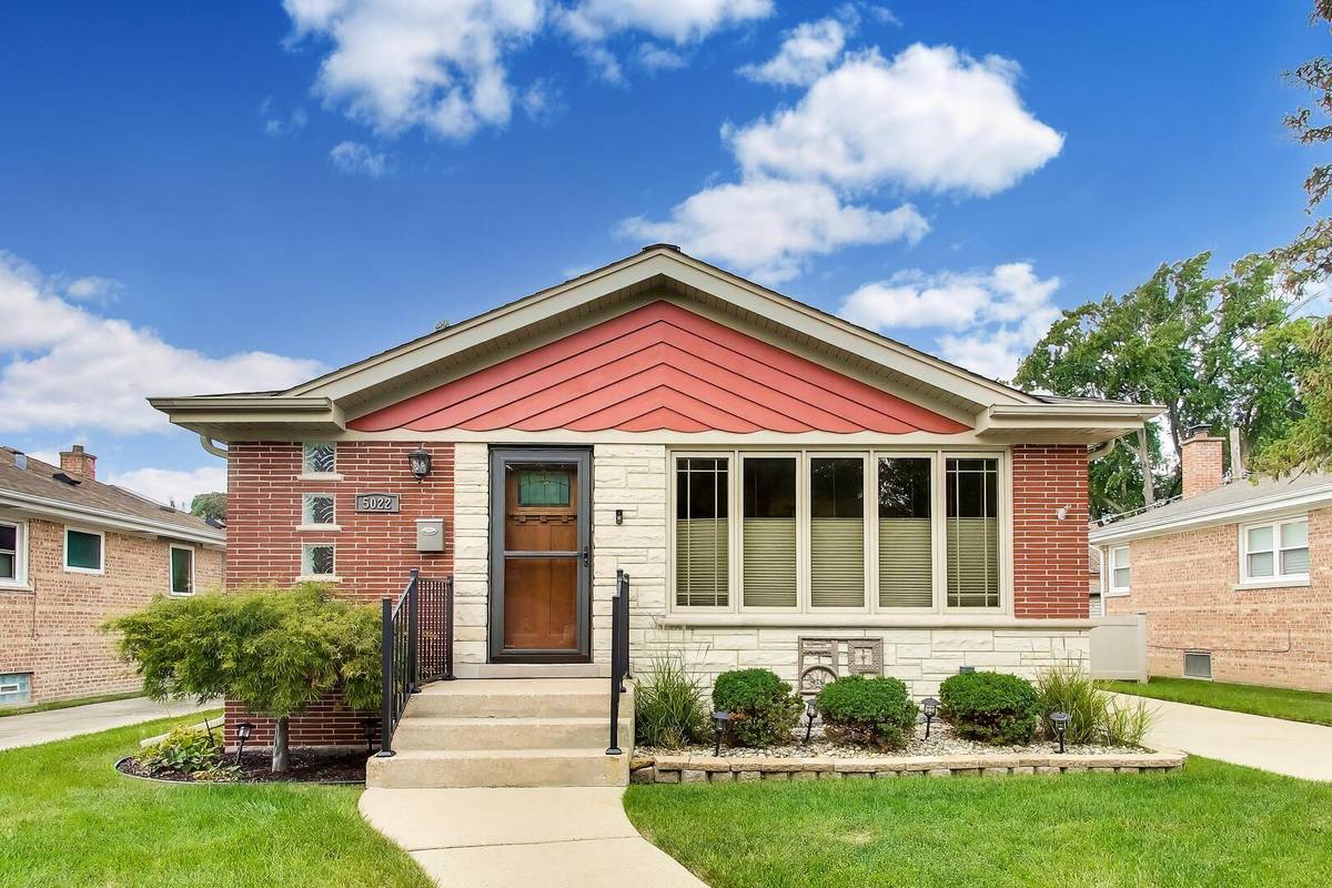 5022 N Busse AVE, Chicago, IL 60656