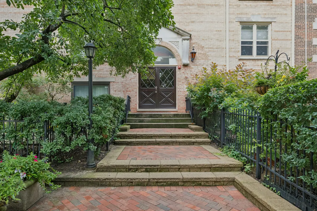 830 Forest AVE #B, Evanston, IL 60202