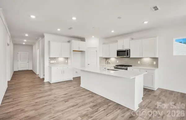 558 Cottage Garden LN, Belmont, NC 28012