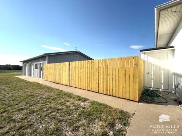 7846 Lyon Creek RD, Junction City, KS 66441