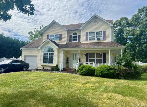 37 Howard DR, Coram, NY 11727