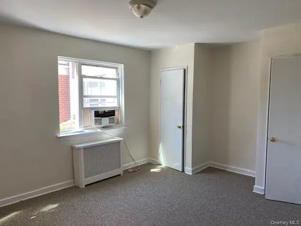 73-61 260th ST #H-1, Glen Oaks, NY 11004