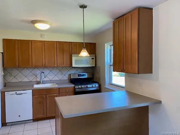 73-61 260th ST #H-1, Glen Oaks, NY 11004