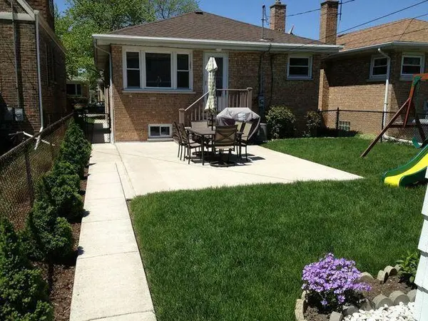 390 E Diane DR, Buffalo Grove, IL 60089