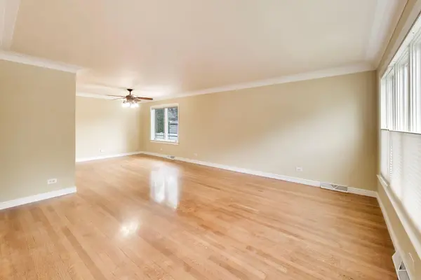 5022 N Busse AVE, Chicago, IL 60656