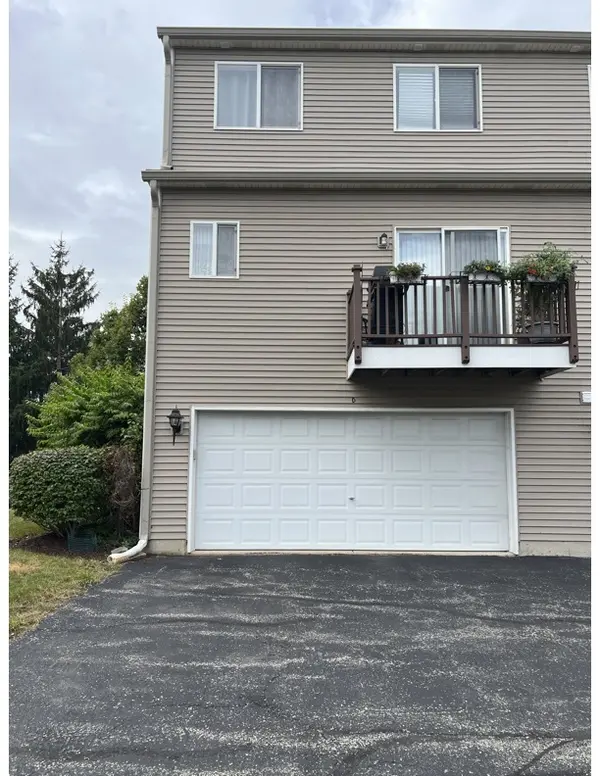 103 Enclave CIR #D, Bolingbrook, IL 60440