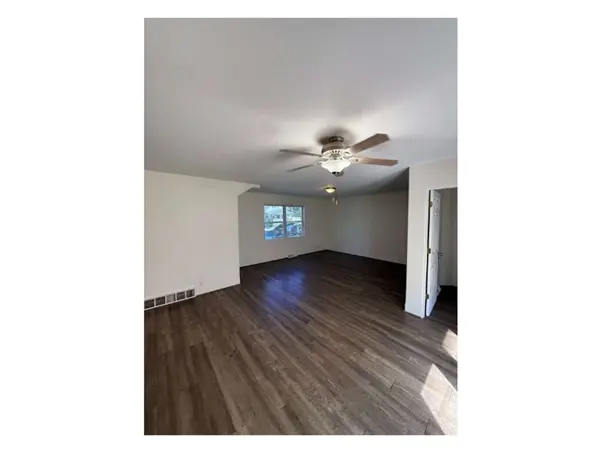 207 W Avon ST, Forreston, IL 61030