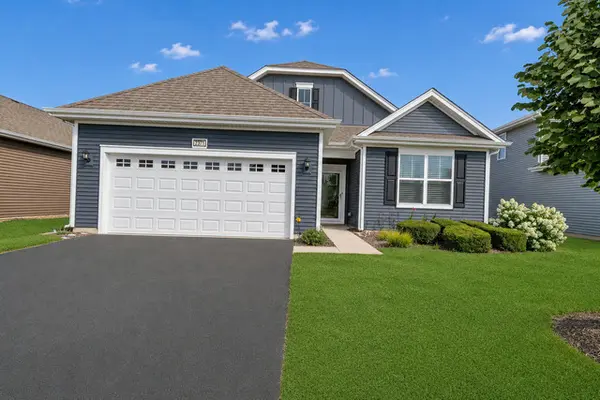 2371 Cannon DR, Pingree Grove, IL 60140