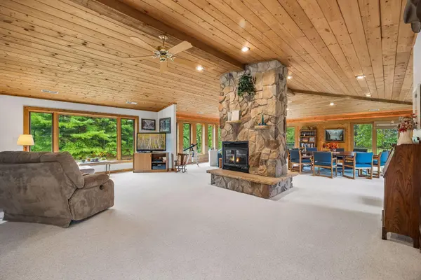 713 Terrier LN #A, Somerset, WI 54025