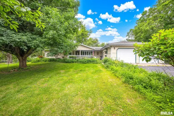 503 S WALNUT ST, Delavan, IL 61734
