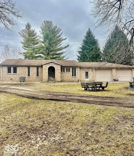 5861 S Spiceland RD, Spiceland, IN 47385