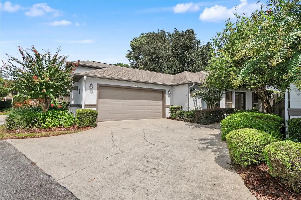 1930 SE CLATTER BRIDGE RD, Ocala, FL 34471