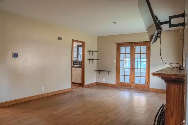 538 W Walnut ST, Junction City, KS 66441