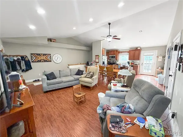 13 Chester RD, Hannibal, MO 63401