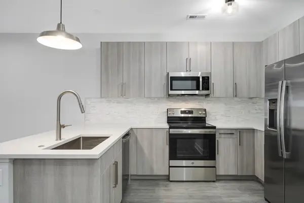 825 E 61st ST #309, Chicago, IL 60637