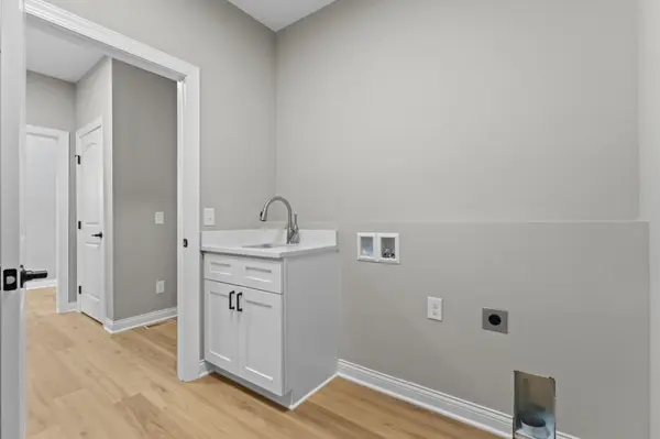 605 E 9th ST, Zumbrota, MN 55992