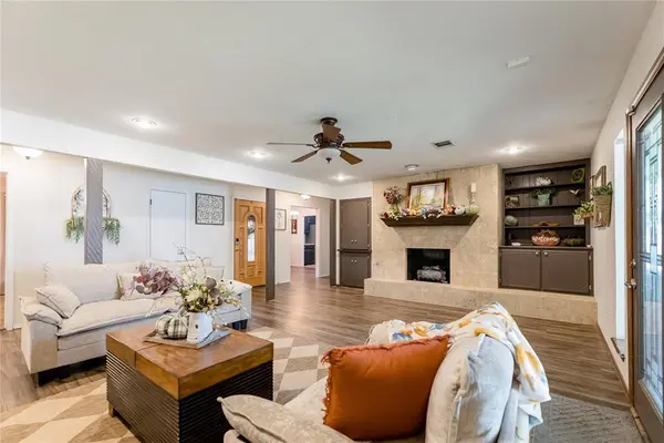 909 Jami LN, Elk City, OK 73644