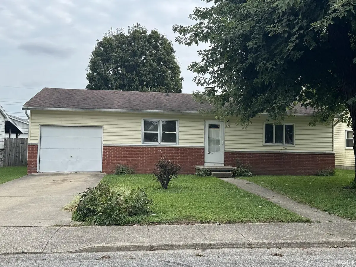 821 Poplar ST, Tipton, IN 46072-1126