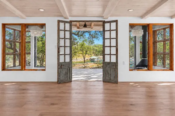 2609 Oak Ridge DR, Spicewood, TX 78669