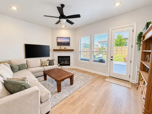 336 Darley Oak DR, Dripping Springs, TX 78620