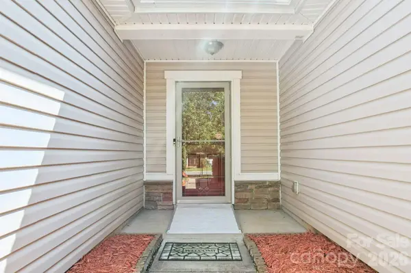 7628 Jenny Ann DR, Charlotte, NC 28216