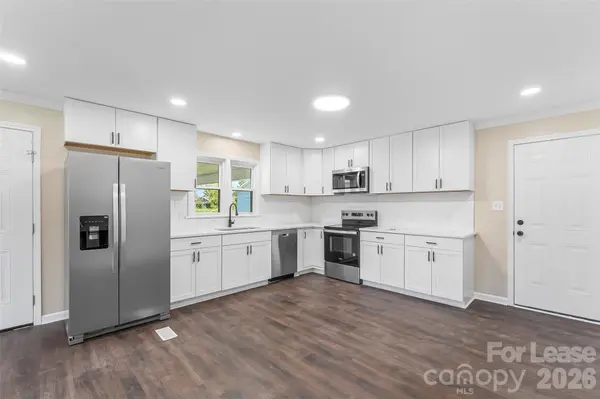 3531 Wandering LN NE, Hickory, NC 28601